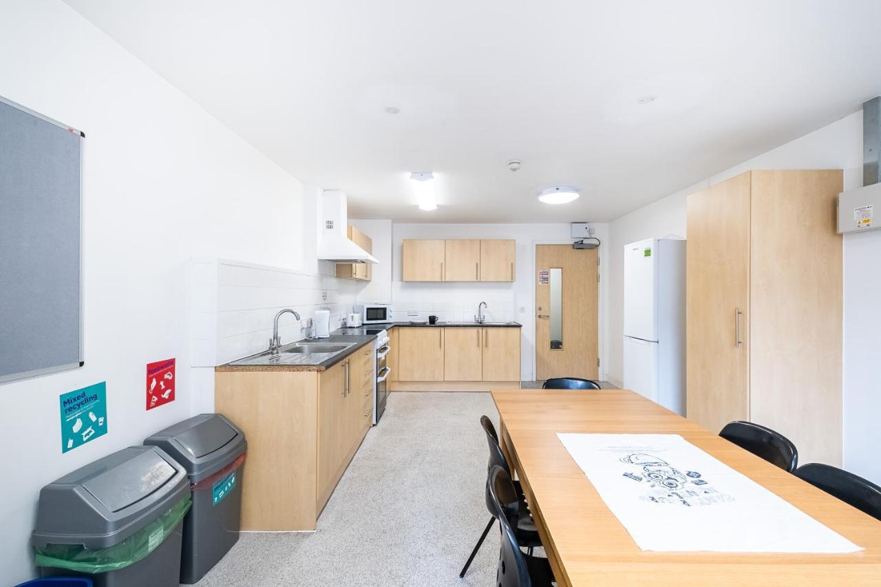 1 Night Free Comfortable Ensuite Rooms, Gillingham - Sk Hoo Extérieur photo