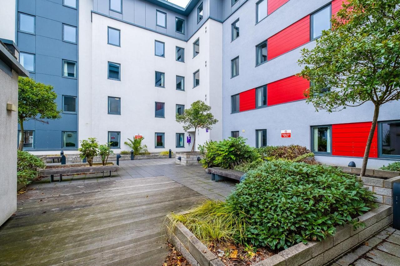 1 Night Free Comfortable Ensuite Rooms, Gillingham - Sk Hoo Extérieur photo