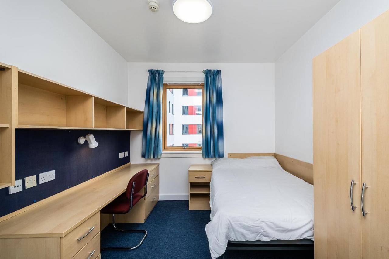 1 Night Free Comfortable Ensuite Rooms, Gillingham - Sk Hoo Extérieur photo