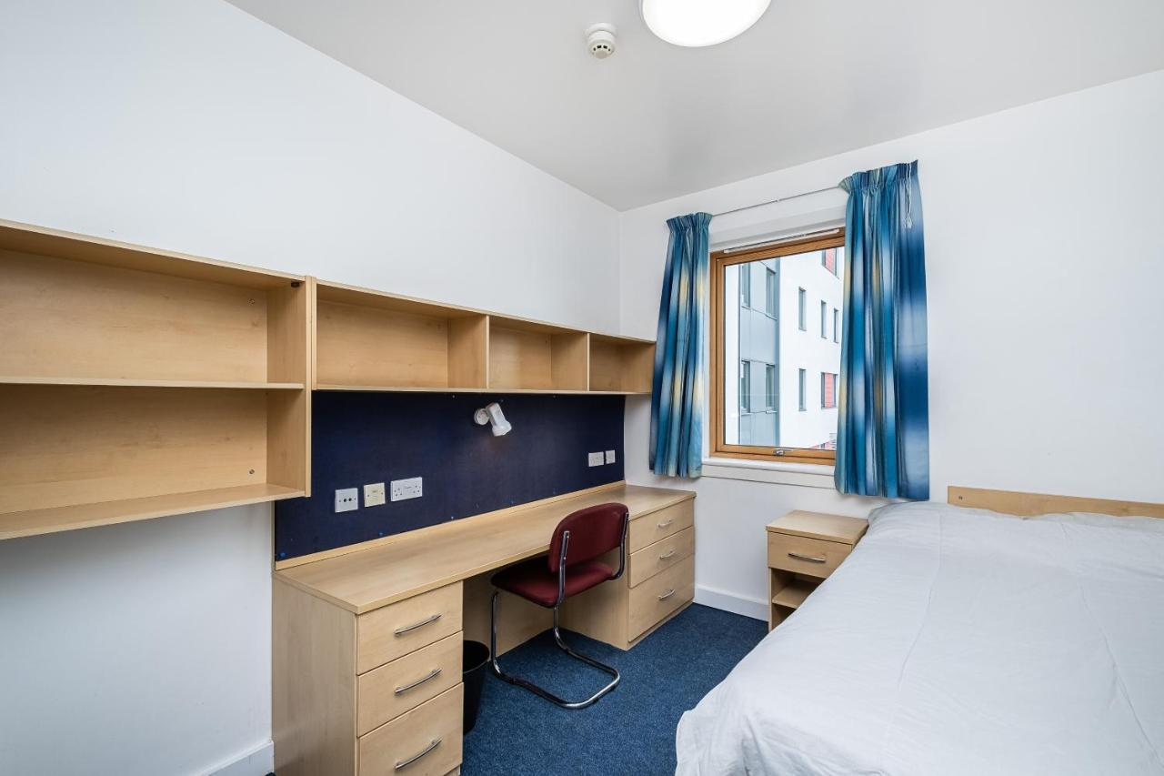 1 Night Free Comfortable Ensuite Rooms, Gillingham - Sk Hoo Extérieur photo