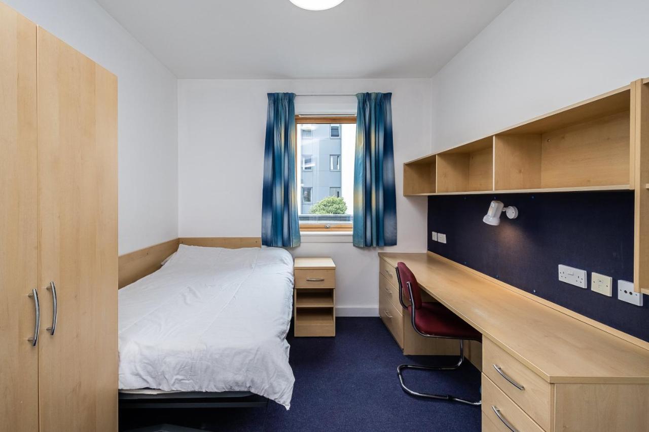 1 Night Free Comfortable Ensuite Rooms, Gillingham - Sk Hoo Extérieur photo
